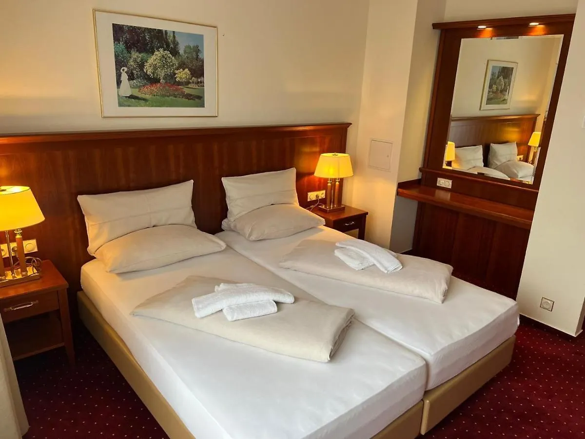 Hotel Hanseatischer Hof Любек 4*,  Германия
